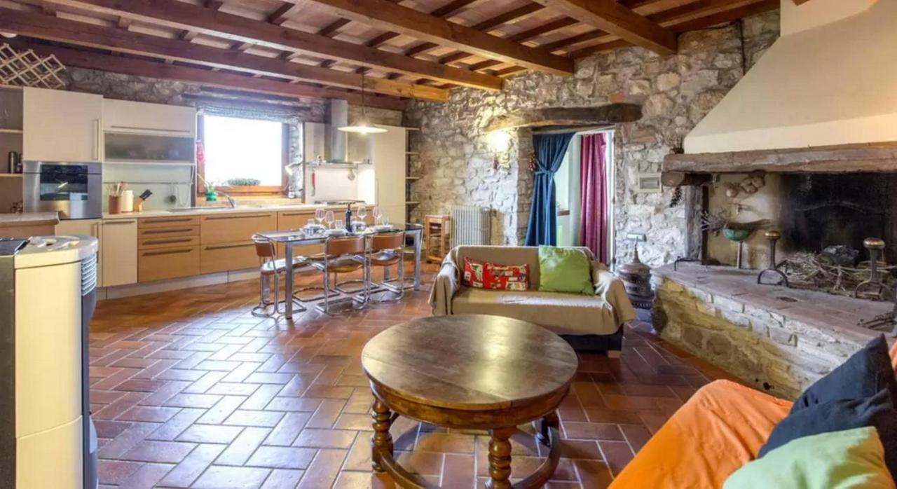 Casa Mazzocchi Vista Su Poppi Villa Eksteriør bilde