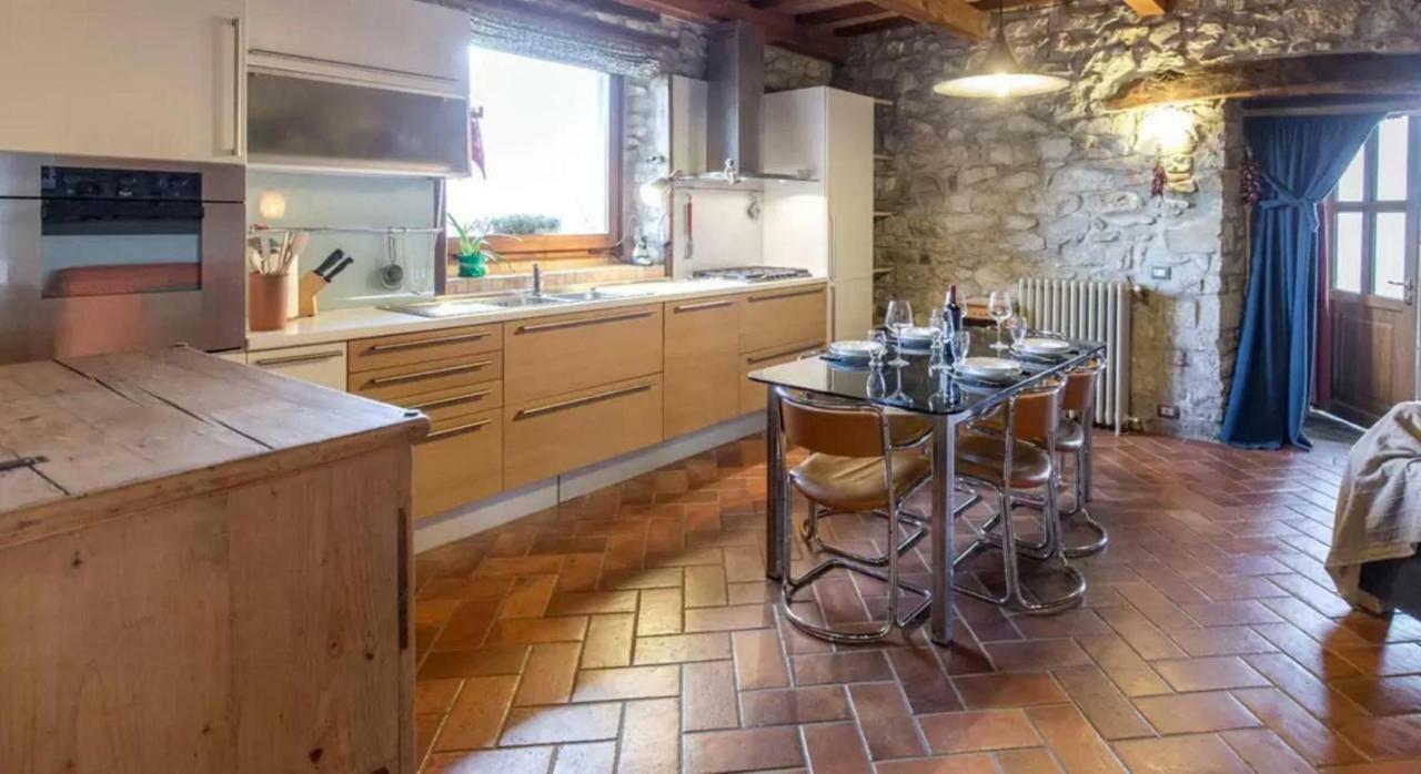 Casa Mazzocchi Vista Su Poppi Villa Eksteriør bilde