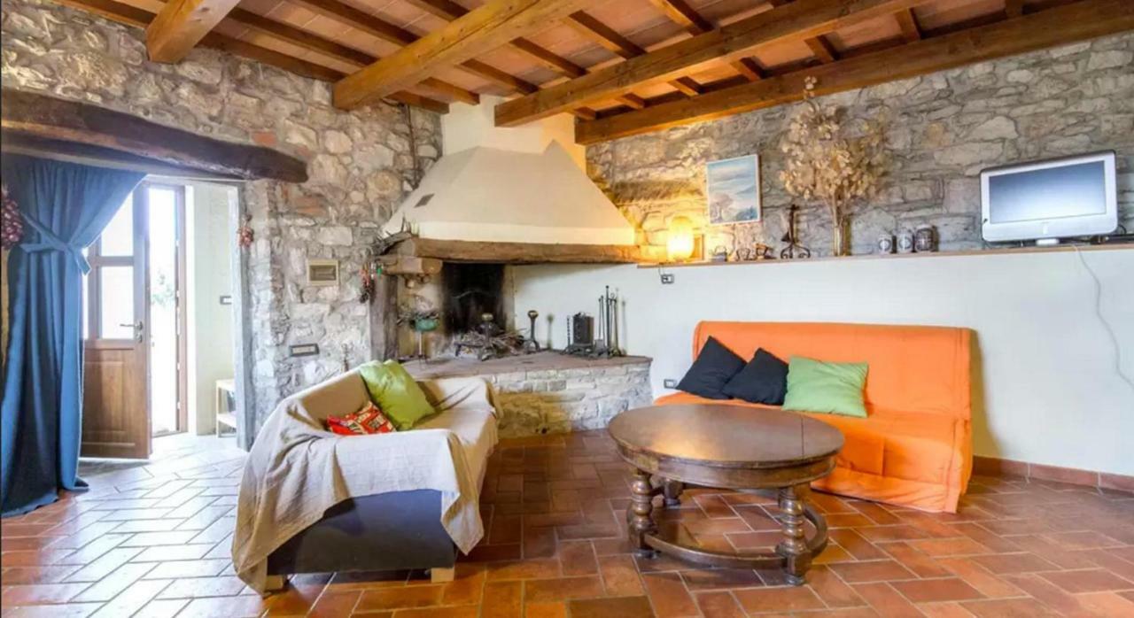 Casa Mazzocchi Vista Su Poppi Villa Eksteriør bilde